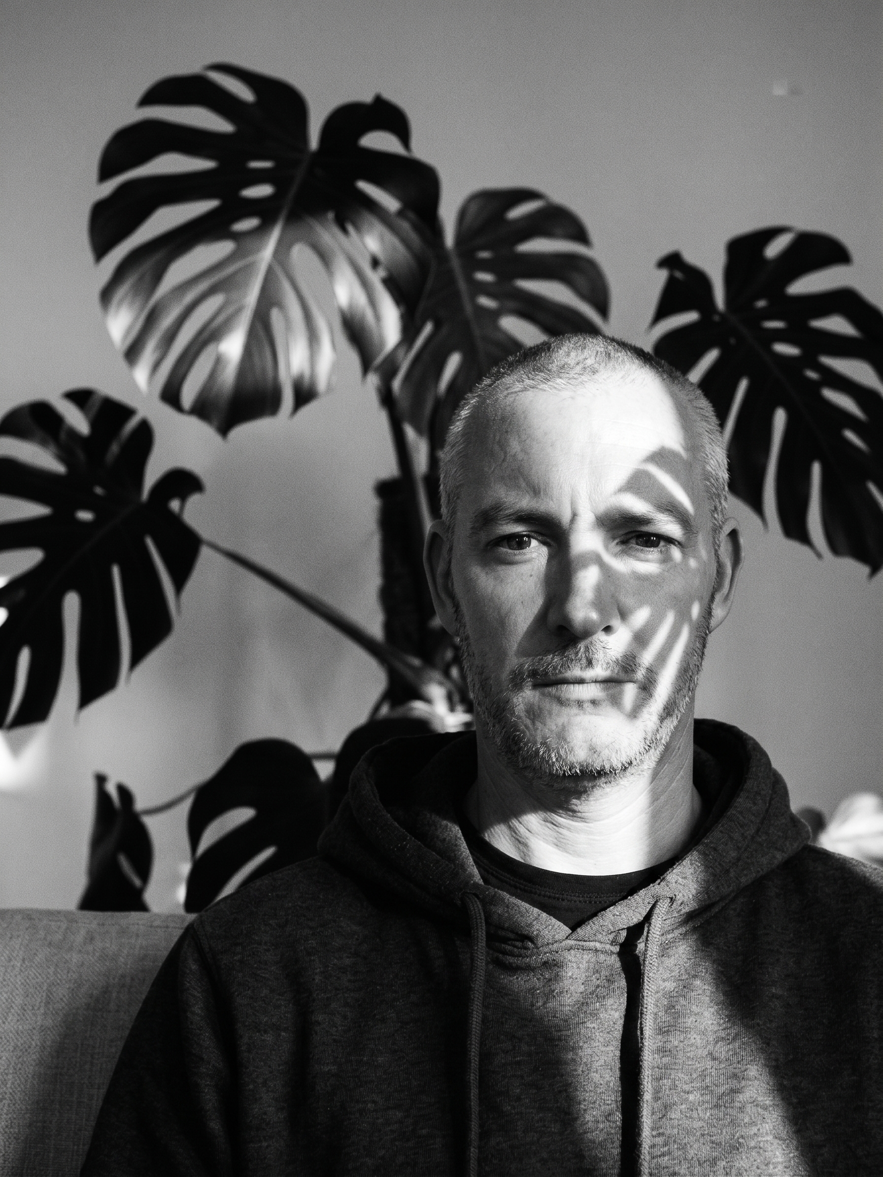 Portrait noir et blanc de Thibaut, dessinateur chez Meta Architecture